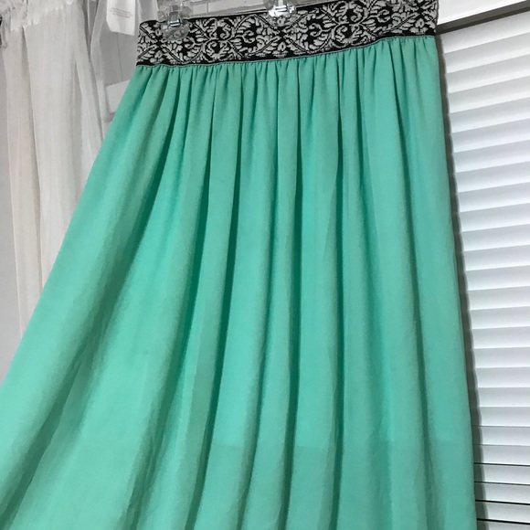 Mint Green/Seafoam Boutique Flowy Maxi Skirt - Picture 3 of 5